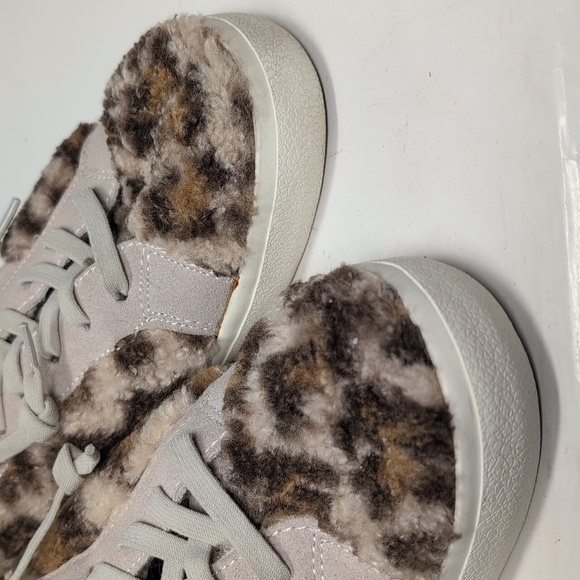 Vintage Havana Tan and Cream Faux Fur slip on Sneakers womans size 8.5 - Picture 16 of 16